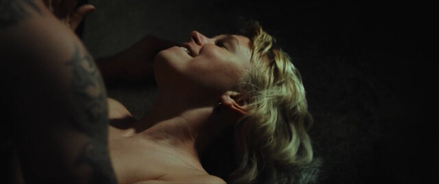 Adeele Sepp nude – Võta või jäta (Take It or Leave It) (2018)