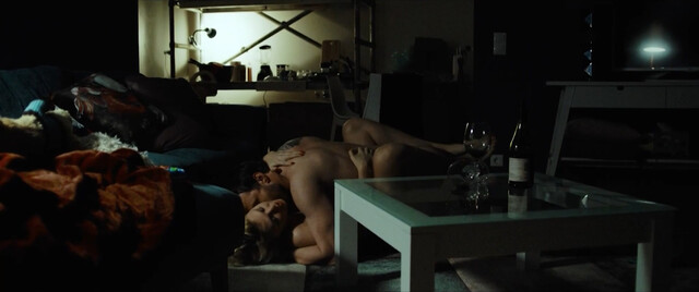 Adeele Sepp nude – Võta või jäta (Take It or Leave It) (2018)