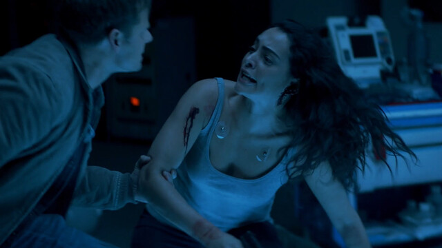 Natalie Martinez sexy – The Crossing s01 (2018)