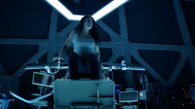 Natalie Martinez sexy – The Crossing s01 (2018)