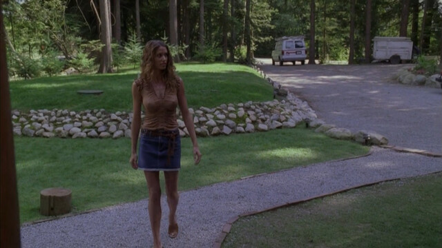 Shannon Elizabeth sexy – The Twilight Zone (2002)