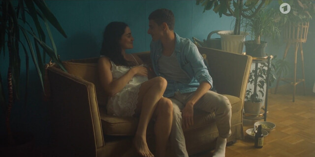 Lisa Ullrich sexy – Made in Germany s01e06 (2024)