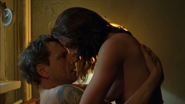 Yvonne Catterfeld nude – Schatten der Gerechtigkeit (2009)