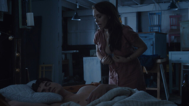 Alyssa Milano sexy – Tempting Fate (2019)