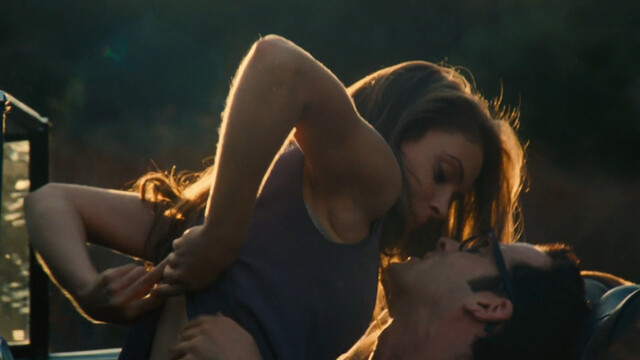 Alyssa Milano sexy – Below Utopia (1997)