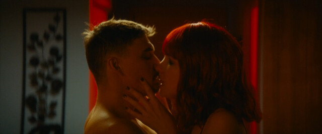 Willa Fitzgerald sexy – Strange Darling (2023)