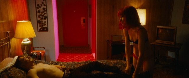 Willa Fitzgerald sexy – Strange Darling (2023)