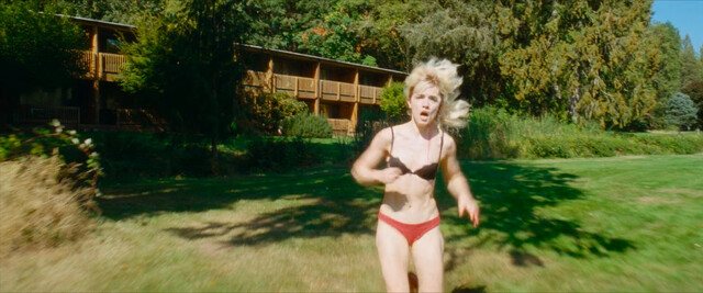 Willa Fitzgerald sexy – Strange Darling (2023)