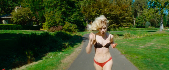 Willa Fitzgerald sexy – Strange Darling (2023)