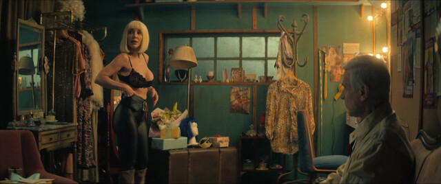 Mónica Ayos nude – El hombre que amaba los platos voladores (The Man Who Loved UFOs) (2024)