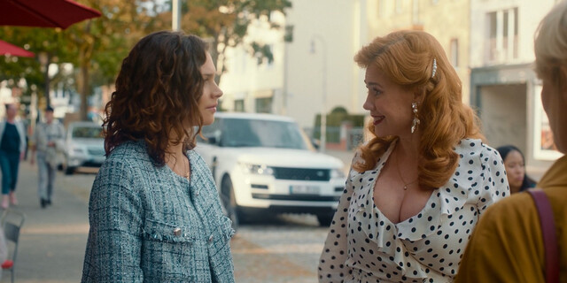 Palina Rojinski sexy – Where's Wanda s01e04 (2024)