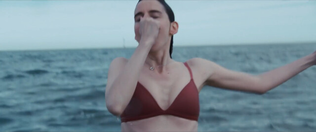 Bérangère McNeese nude – Marée Haute (2023)