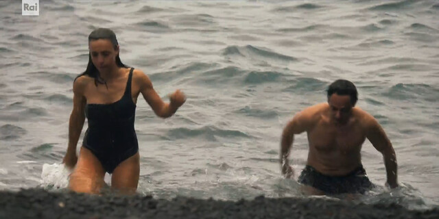 Ambra Angiolini nude – Sempre al tuo fianco s01e03,e07 (2024)