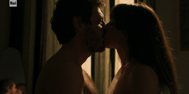 Ambra Angiolini nude – Sempre al tuo fianco s01e03,e07 (2024)