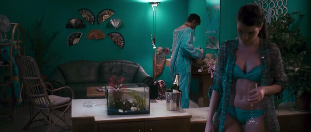 Anna Schinz sexy – Der Ewige Tourist (2011)