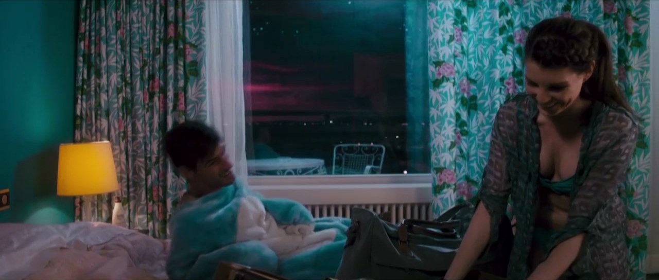 Anna Schinz sexy – Der Ewige Tourist (2011)