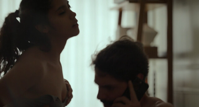 Renata Vaca sexy – Midnight Family (Familia de medianoche) s01e01-04 (2024)