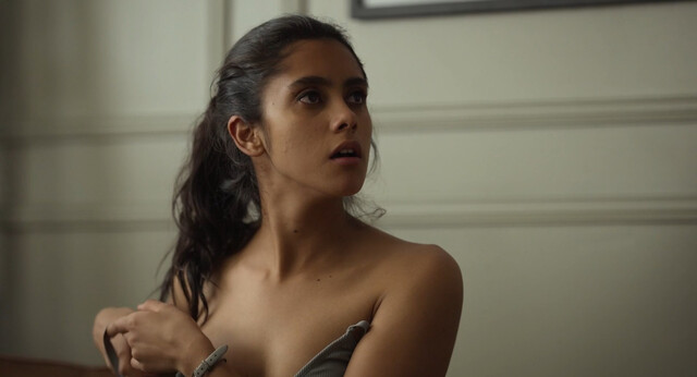 Renata Vaca sexy – Midnight Family (Familia de medianoche) s01e01-04 (2024)