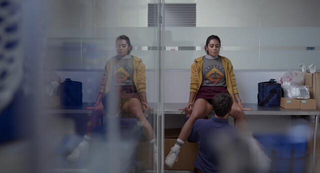 Renata Vaca sexy – Midnight Family (Familia de medianoche) s01e01-04 (2024)