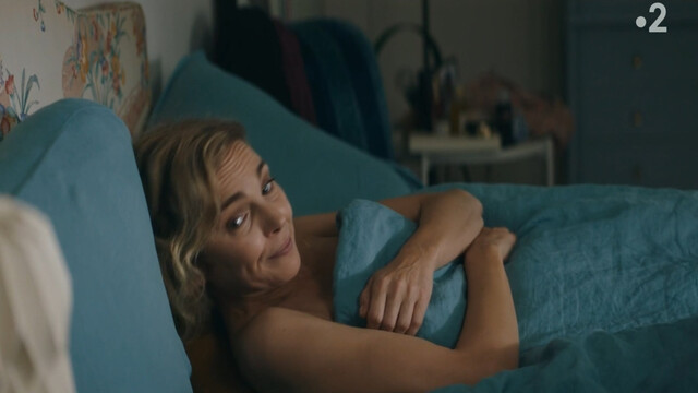 Claire Keim sexy – Le Premier Venu (2023)