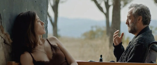 Anna Chipovskaya nude – And the Sun Rises (Da mere gatenda) (2022)