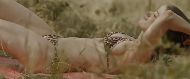 Anna Chipovskaya nude – And the Sun Rises (Da mere gatenda) (2022)