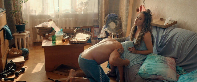 Aglaya Tarasova sexy – Topolinyy pukh (2024)