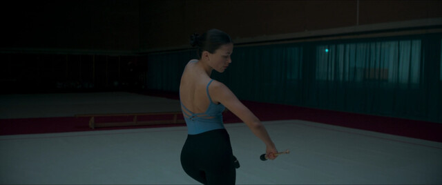 Mariia Netavrovana nude – Free Falling (Caída libre) (2024)