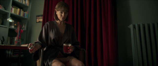 Belén Rueda sexy – Free Falling (Caída libre) (2024)