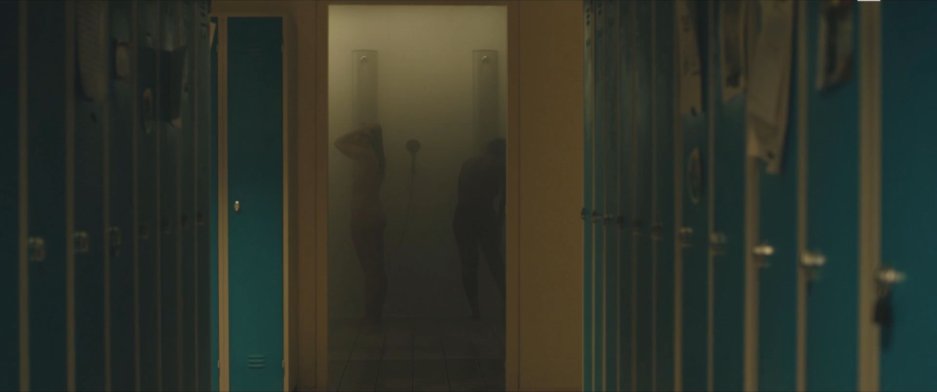 Frankie Wallach nude – À l'épreuve (2024)