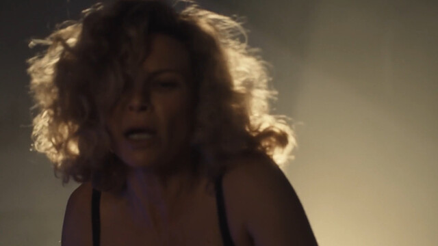 Leeanna Walsman sexy – Human Error s01e02 (2024)