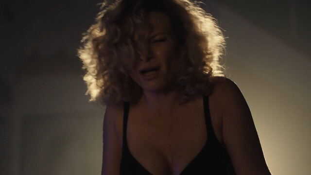 Leeanna Walsman sexy – Human Error s01e02 (2024)