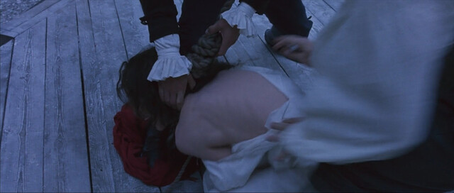 Hilary Swank sexy, etc – The Affair of the Necklace (2001)