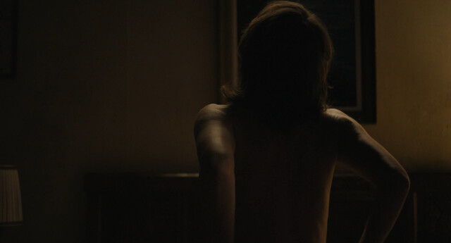 Irène Jacob nude – Hôtel Silence (2024)