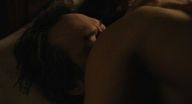 Irène Jacob nude – Hôtel Silence (2024)