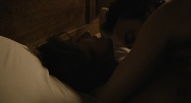 Irène Jacob nude – Hôtel Silence (2024)