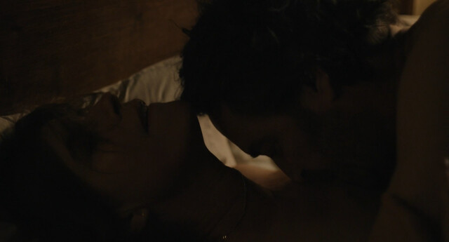 Irène Jacob nude – Hôtel Silence (2024)