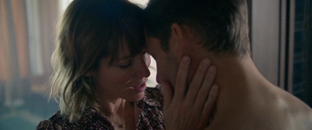 Sienna Guillory sexy – Strangers (2024)