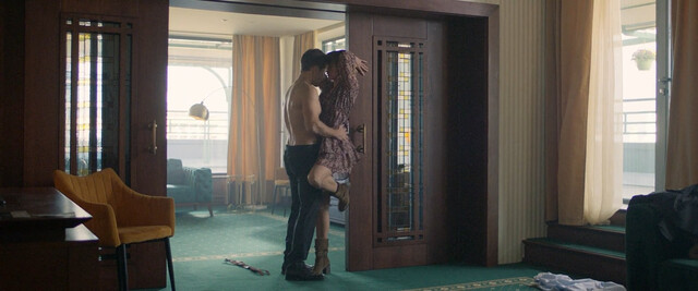 Sienna Guillory sexy – Strangers (2024)