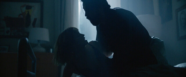 Sienna Guillory sexy – Strangers (2024)