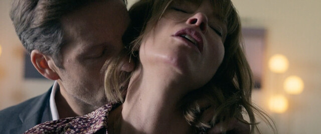 Sienna Guillory sexy – Strangers (2024)