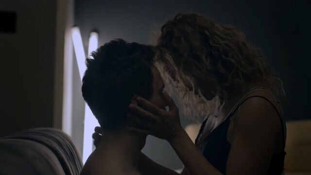 Géraldine Lapalus sexy – The Legend (La légende) (2018)