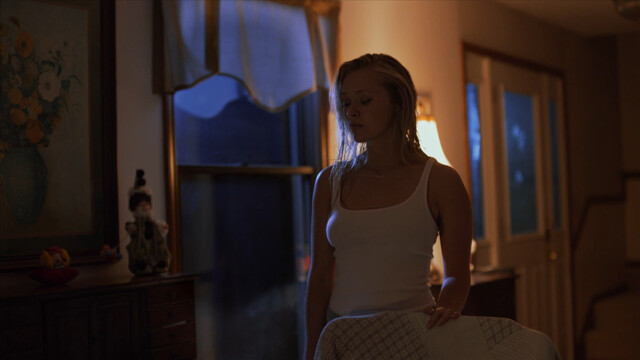 Kaitlyin Sapp nude – Clowntown (2016)