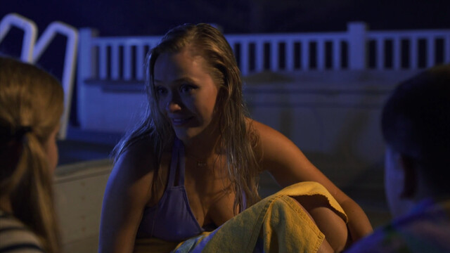 Kaitlyin Sapp nude – Clowntown (2016)