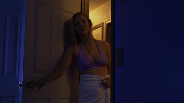 Kaitlyin Sapp nude – Clowntown (2016)