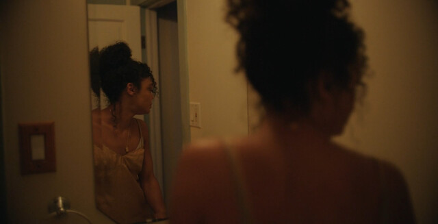 Tessa Thompson sexy – The Listener (2022)