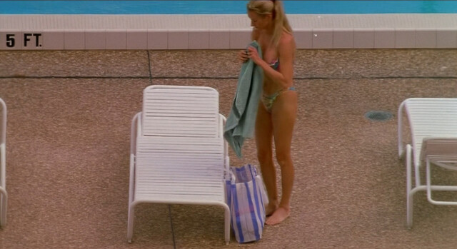 Jane Adams nude – Happiness (1998)