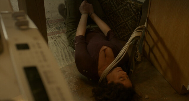 Elysia Rotaru sexy – Killbird (2019)