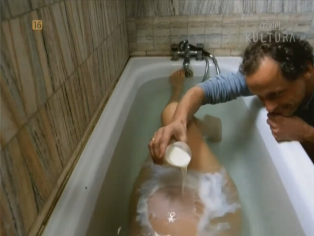 Ewa Kasprzyk sexy – Drzewa (1995)