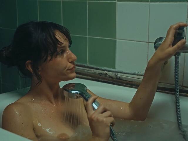 Rachel Perrin nude – Juste Un Instant (2024)